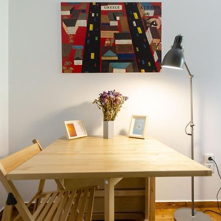 Colourful Apartment Under The Acropolis Atene Esterno foto