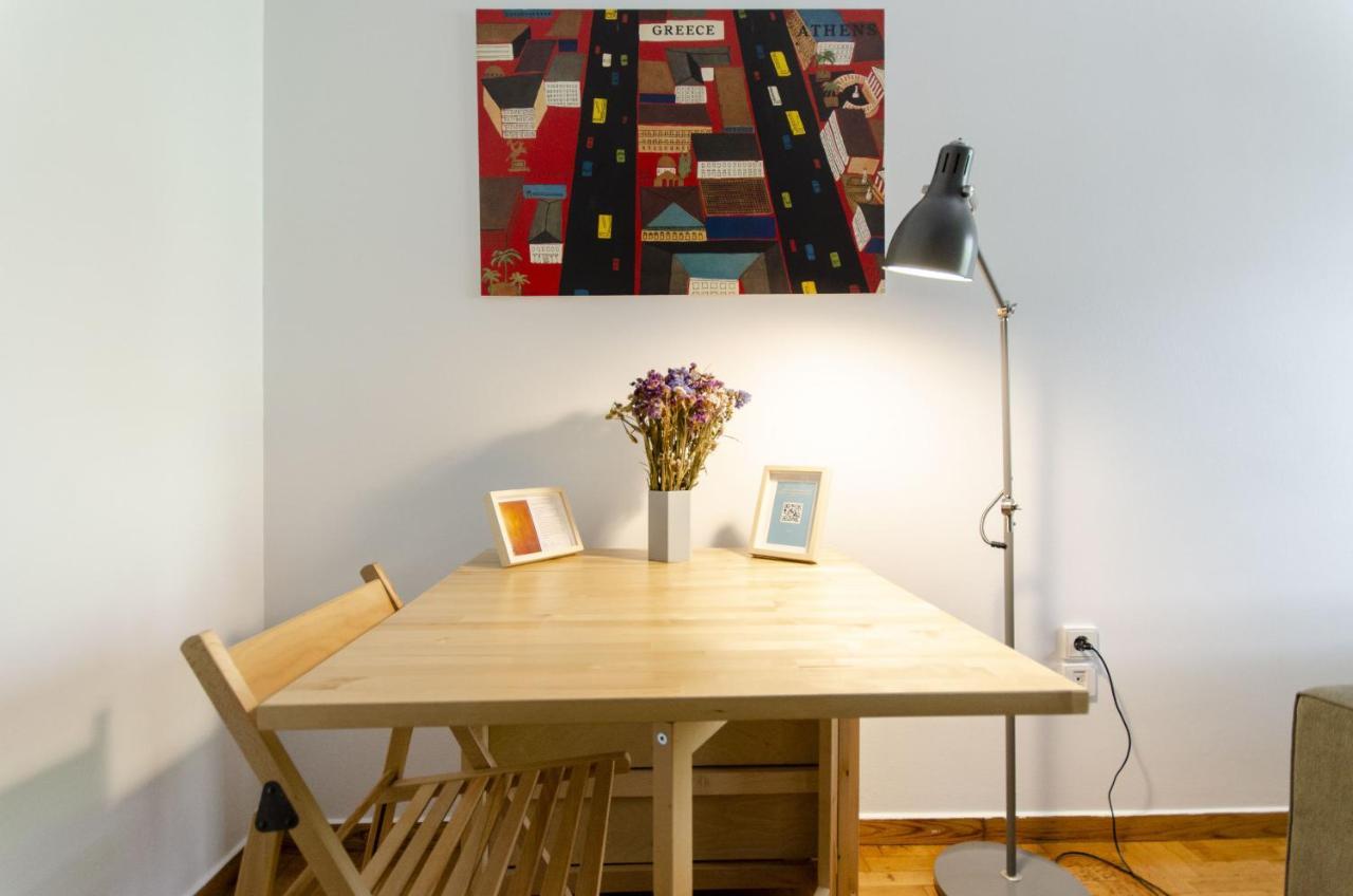 Colourful Apartment Under The Acropolis Atene Esterno foto