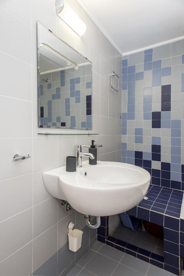 Colourful Apartment Under The Acropolis Atene Esterno foto